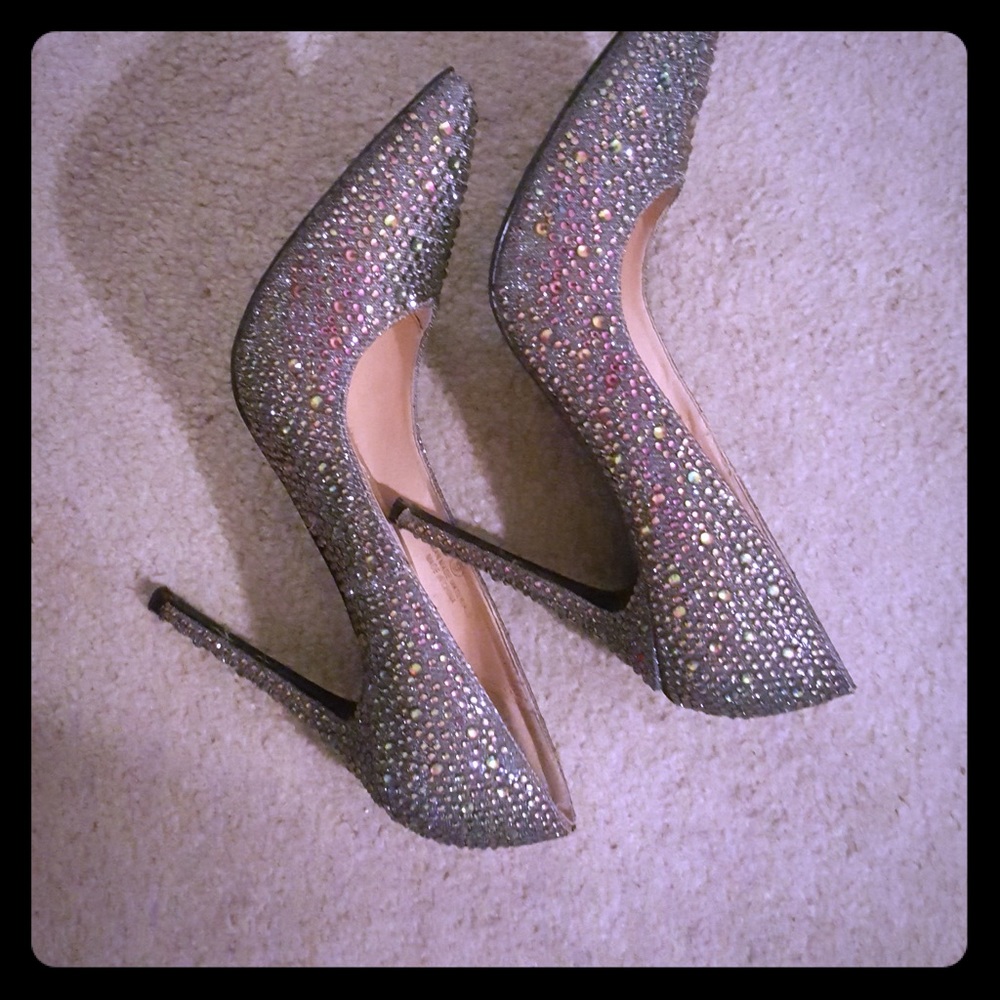 Rhinestones studded heel